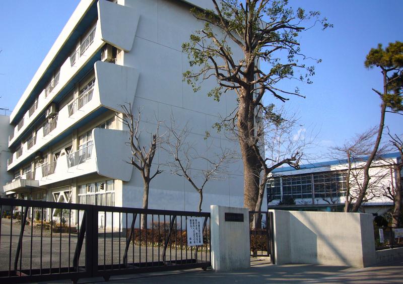 Junior high school. Niiza 1357m to stand second junior high school