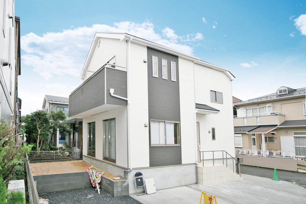 Local appearance photo. Local (10 May 2013) Shooting