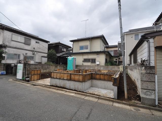 Local appearance photo. Time basis