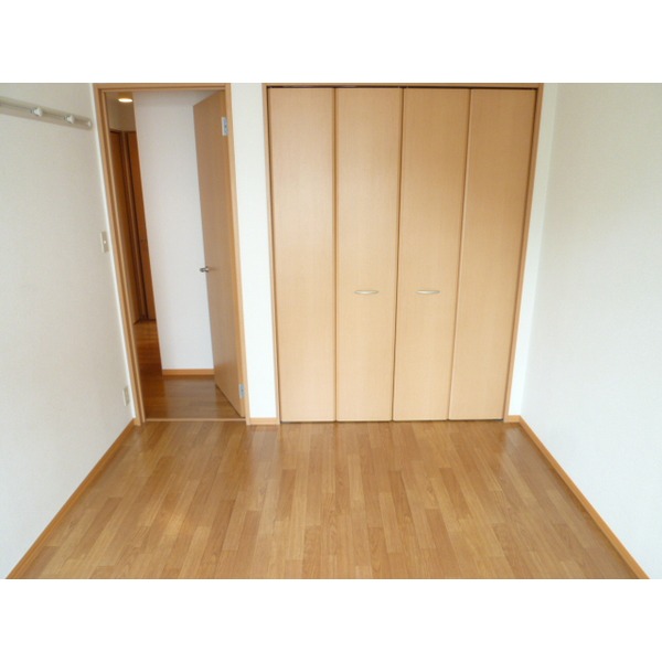 Other room space. Okkina closet