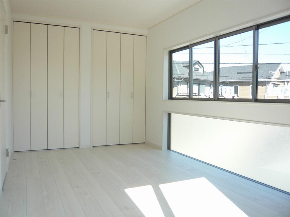 Same specifications photos (Other introspection). Same specifications