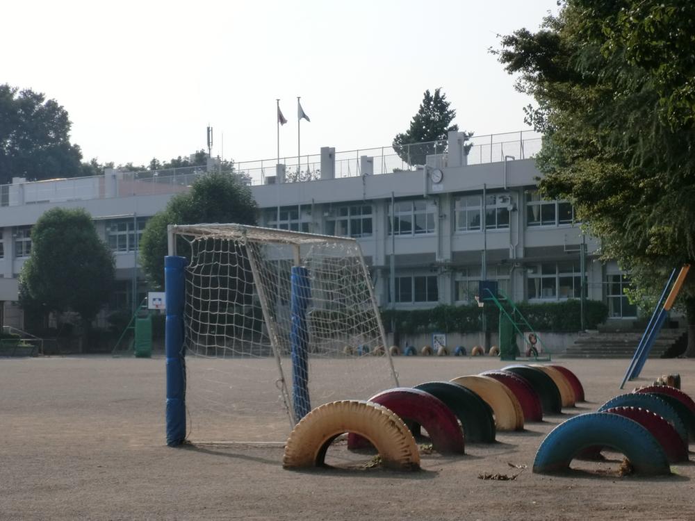 Primary school. Niiza 421m up to municipal Katayama Elementary School