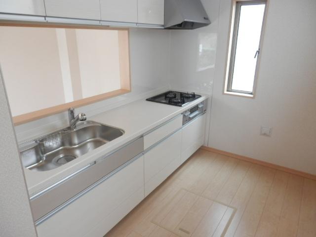 Kitchen. Indoor (10 May 2013) Shooting