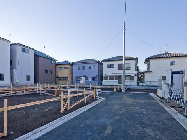 Local photos, including front road. ☆ Shopping facility within a 10-minute walk ・ Life convenient living environment, such as hospitals are aligned ☆