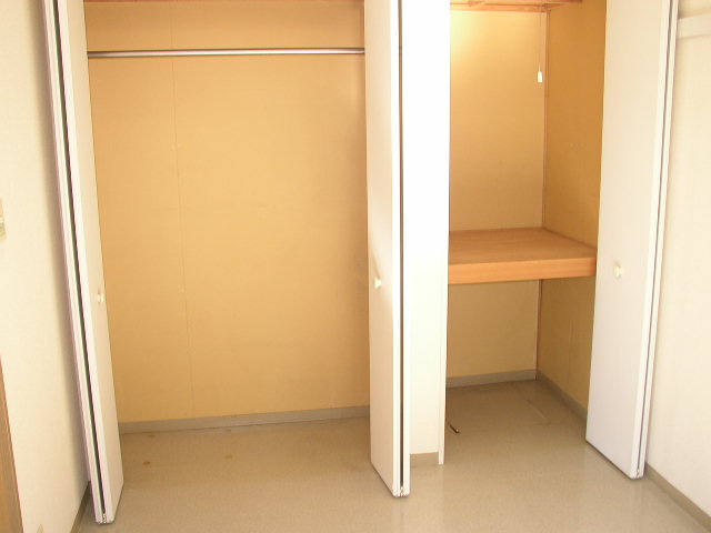 Receipt. Same property, Is another of the room.