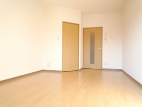 Living and room. Western-style 7.7 Pledge