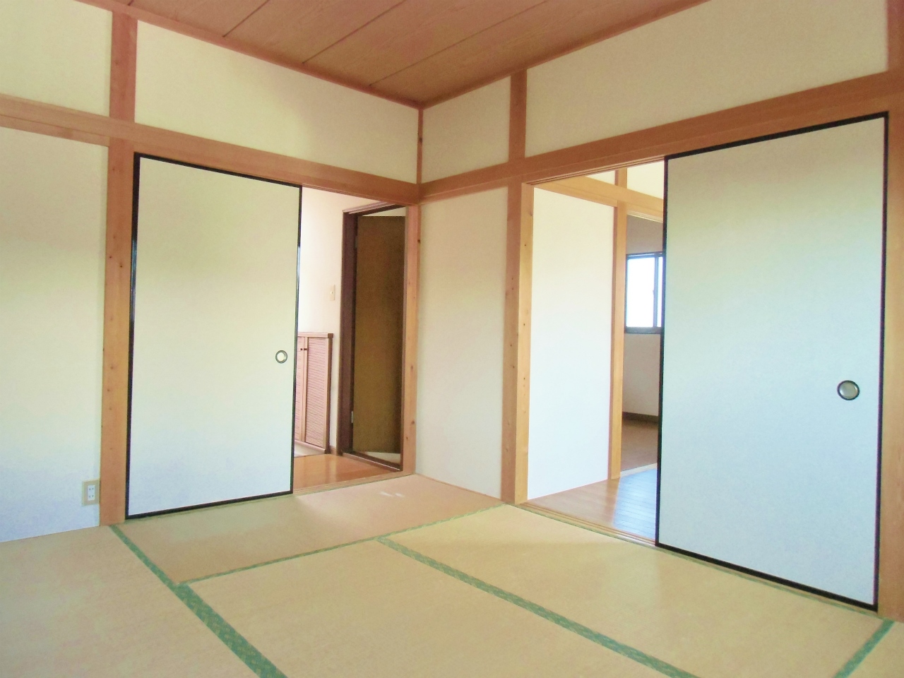 Other room space. I Japanese-style room is still calm