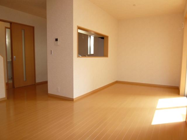 Same specifications photos (living)