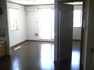Living and room. Spacious 10 Pledge
