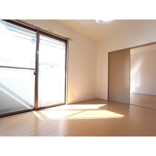 Other room space. Western-style 6 Pledge