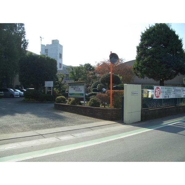 Junior high school. Okegawa Municipal Okegawa east junior high school (junior high school) up to 1584m