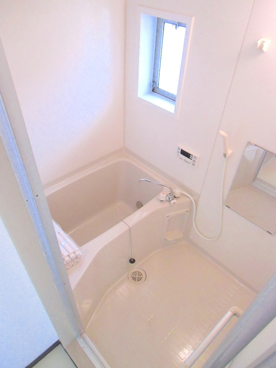 Bath. ☆ Economic city gas ☆ With reheating (Oidaki) water heater!