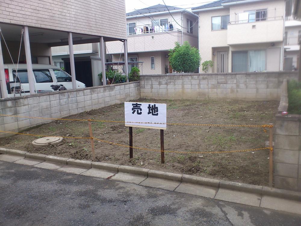 Local photos, including front road. Local (September 2013) Shooting