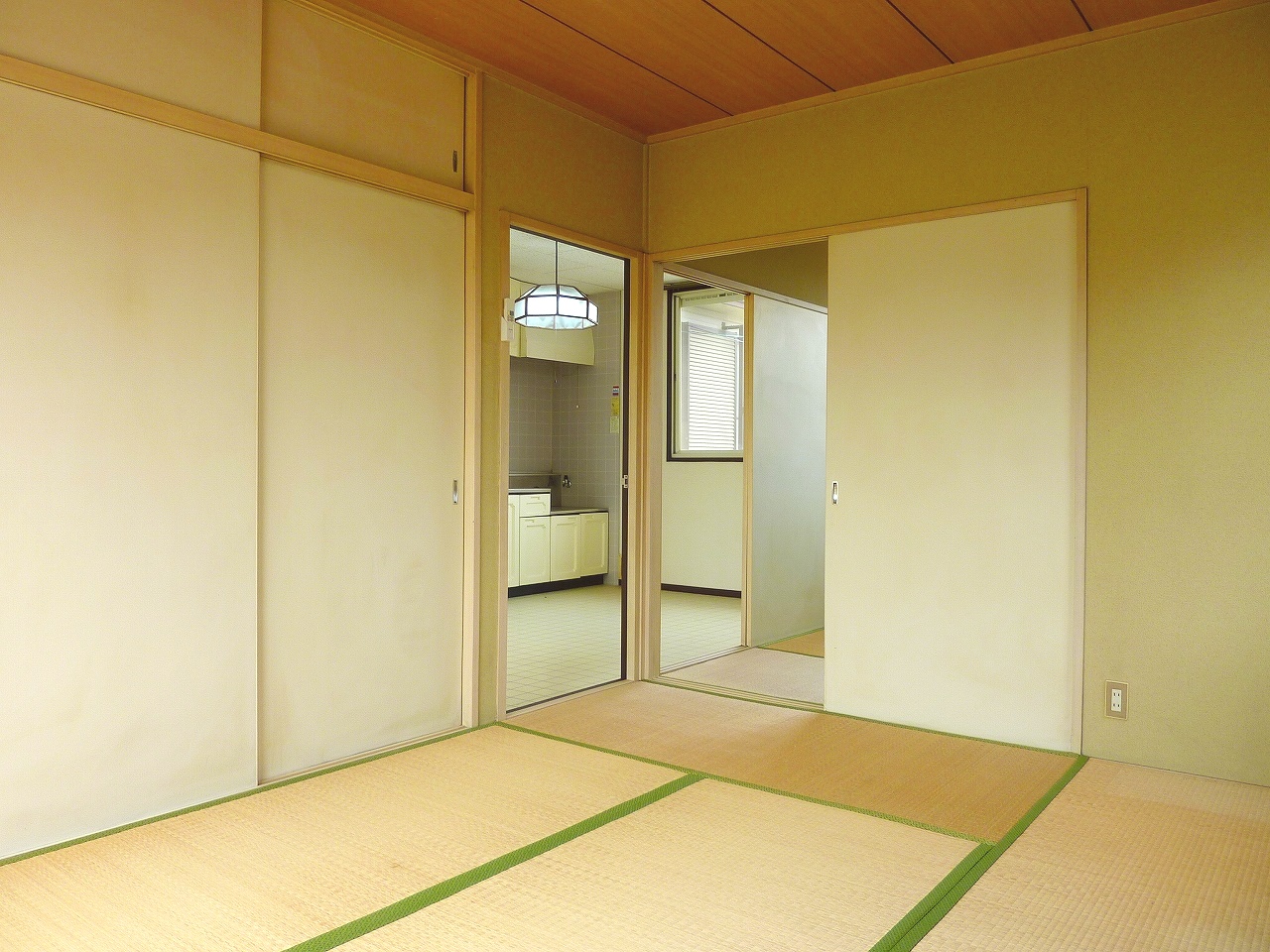 Other room space. I Japanese-style room is still calm