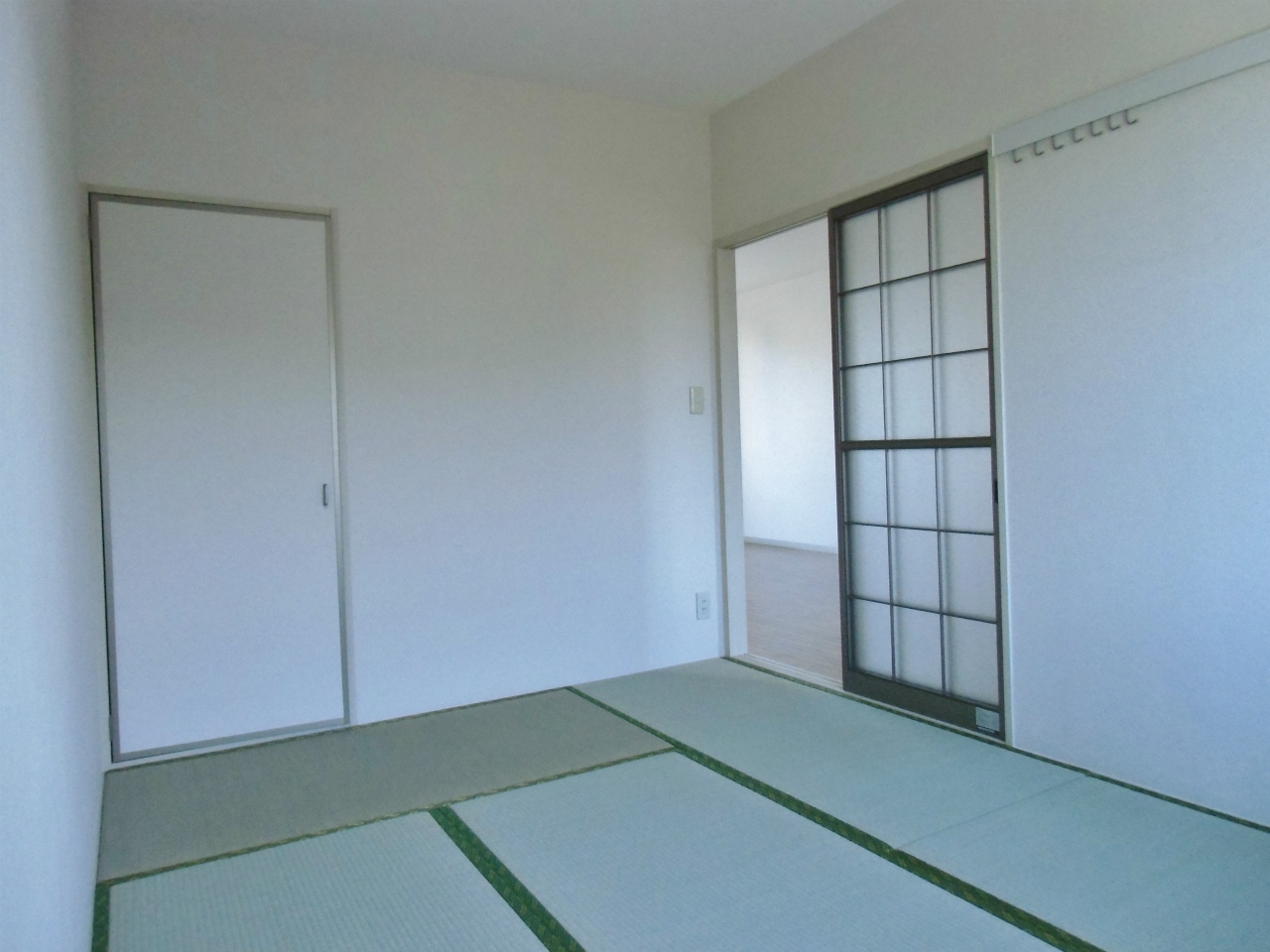 Other room space. I Japanese-style room is still calm