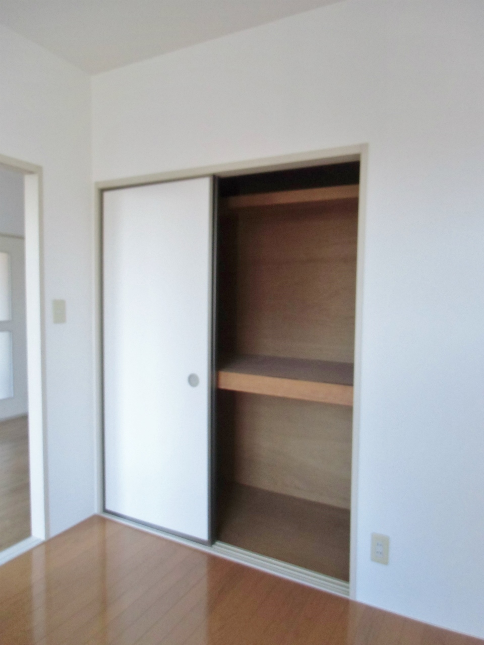 Receipt. Depth is a there there is a storage capacity storage