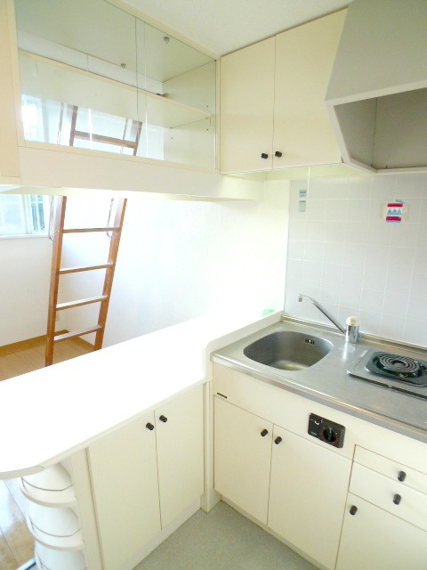 Kitchen. Storage lot