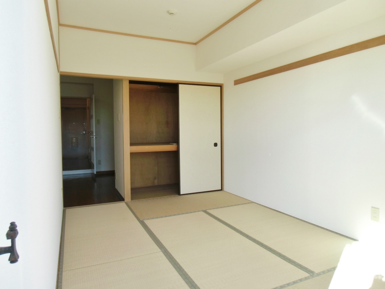 Other room space. I Japanese-style room is still calm