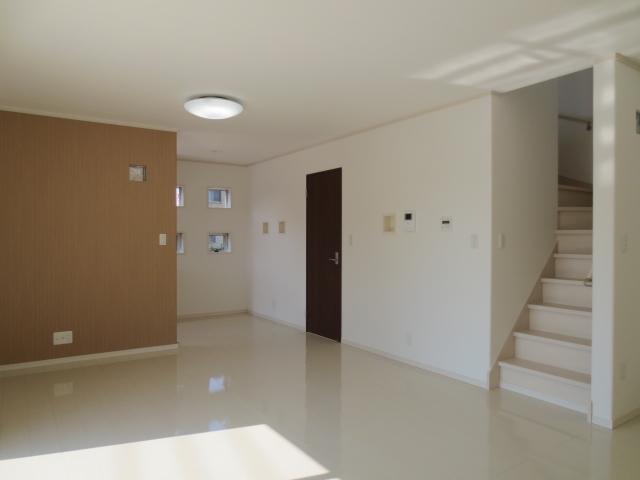 Living. Understand the dynamic line of children pat living in stairs