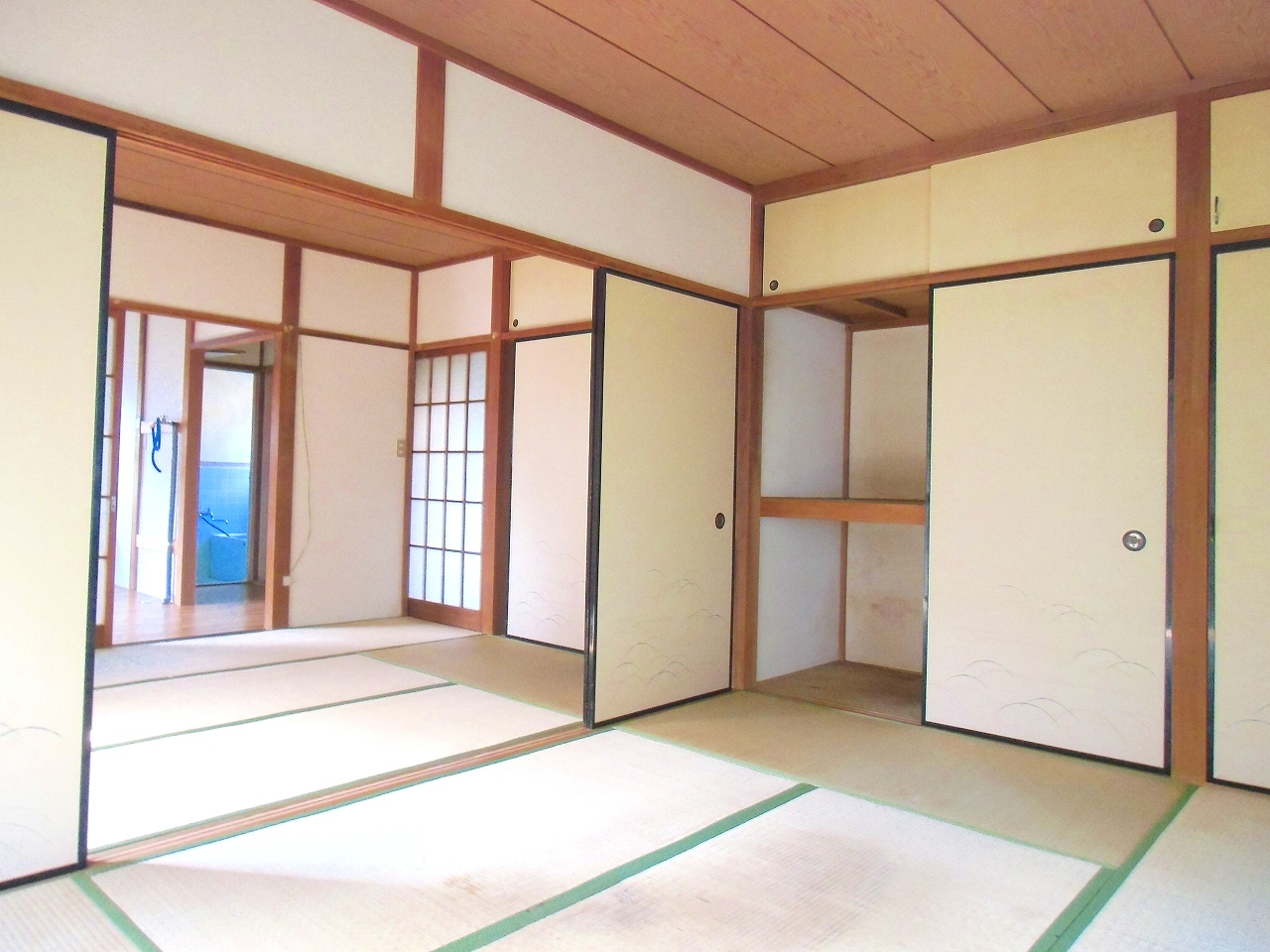 Living and room. I Japanese-style room is still calm