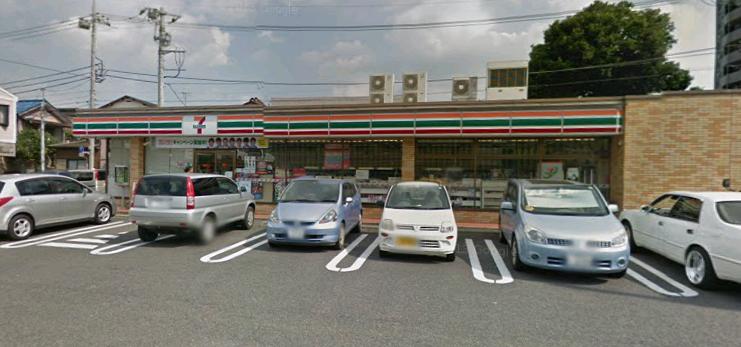 Convenience store. 370m to Seven-Eleven (convenience store)