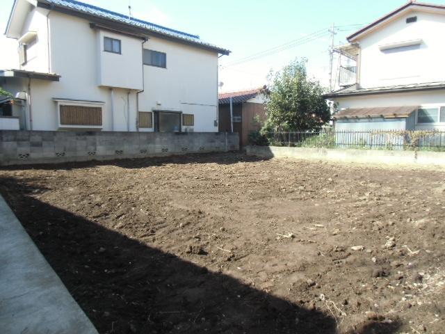 Local appearance photo. Local (10 May 2013) Shooting