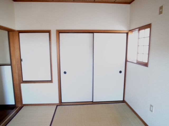 Receipt. Storage lot. 