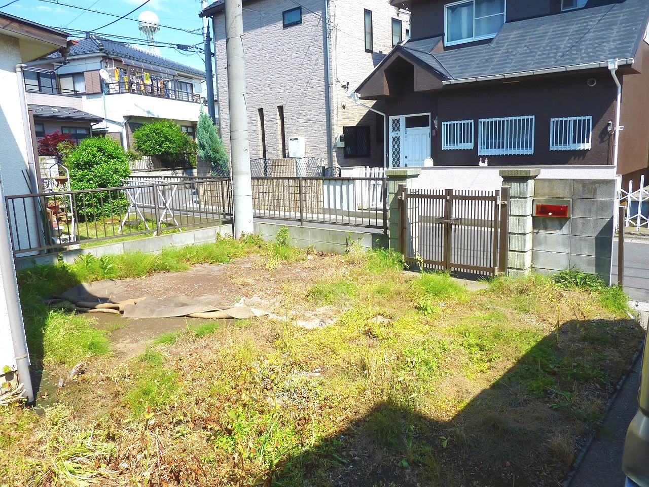 Garden. Also it comes with a garden