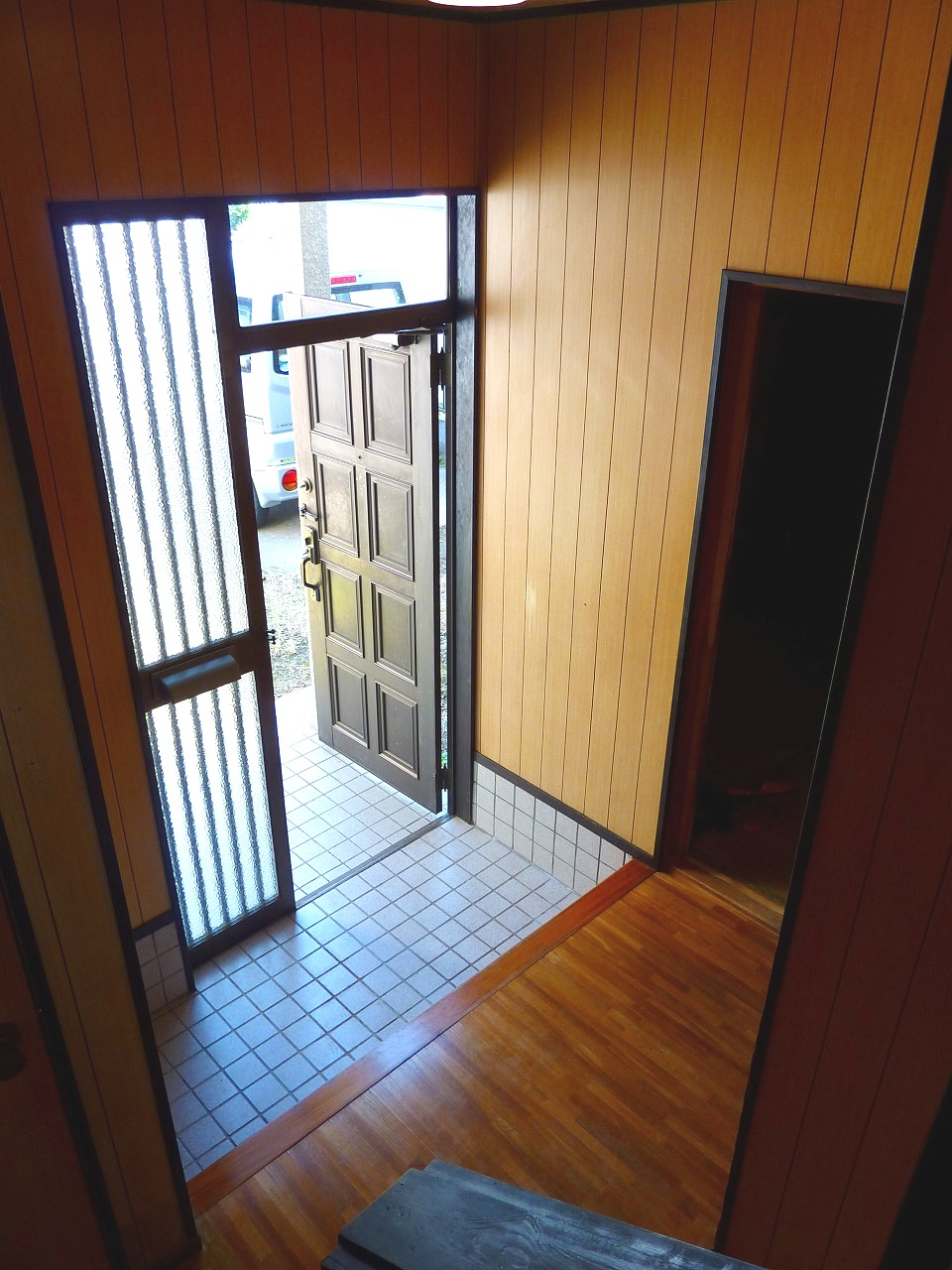 Entrance. Spacious entrance