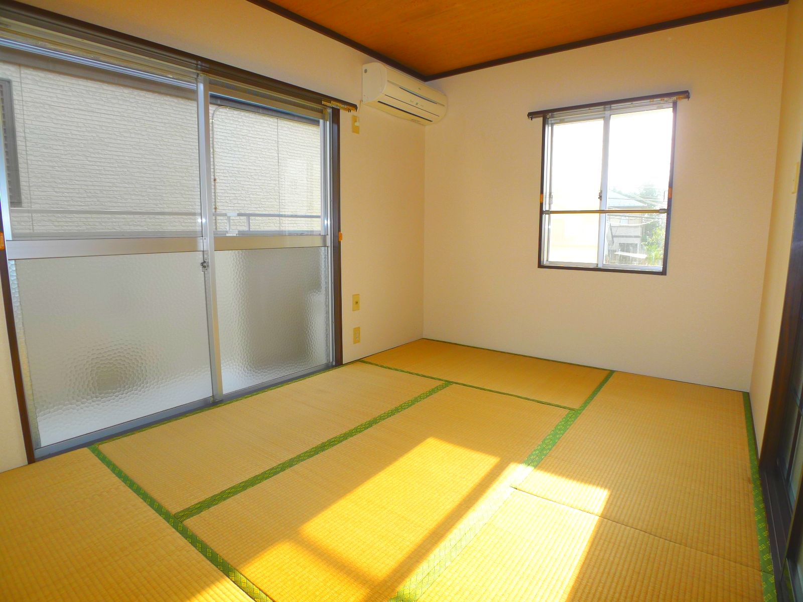 Living and room. Japanese-style room 6 quires