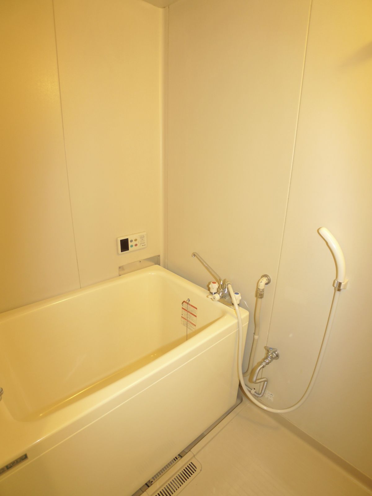 Bath. Reheating hot water supply