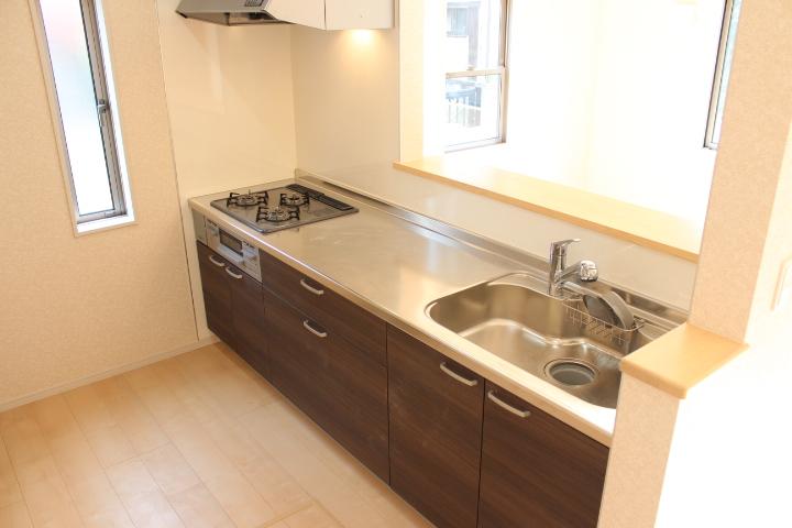 Kitchen. Easy-to-use Type I system Kitchen. (At 2013 November 4, 10) shooting