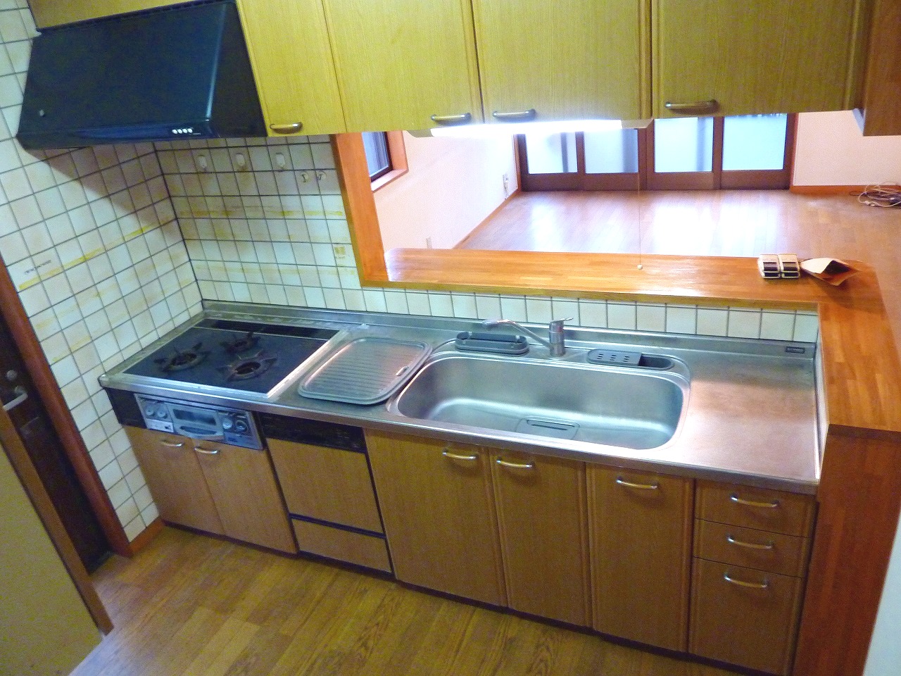 Kitchen. Spacious kitchen ☆ Economic city gas ☆
