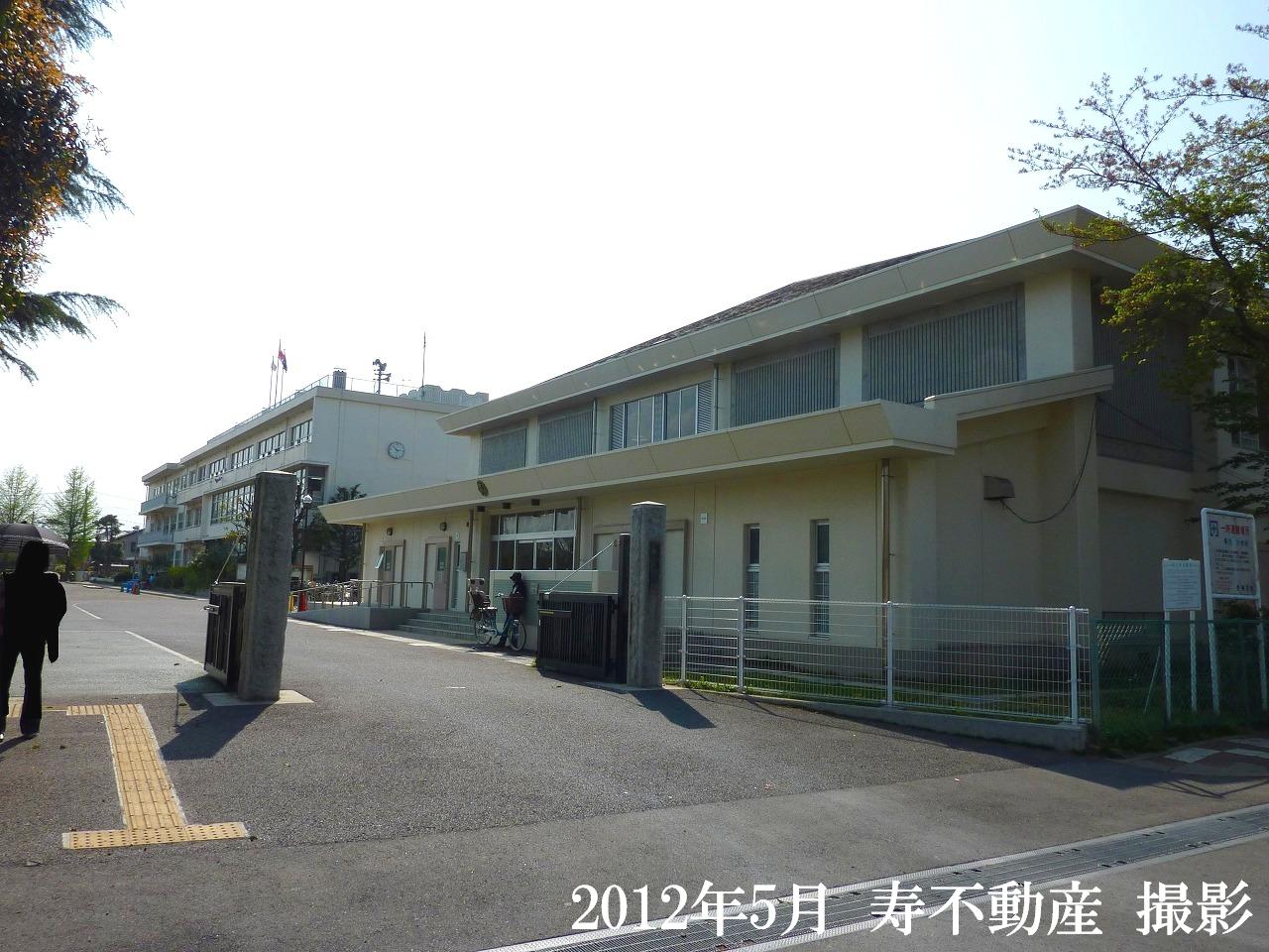 Primary school. 621m to Okegawa Municipal Okegawa elementary school (elementary school)