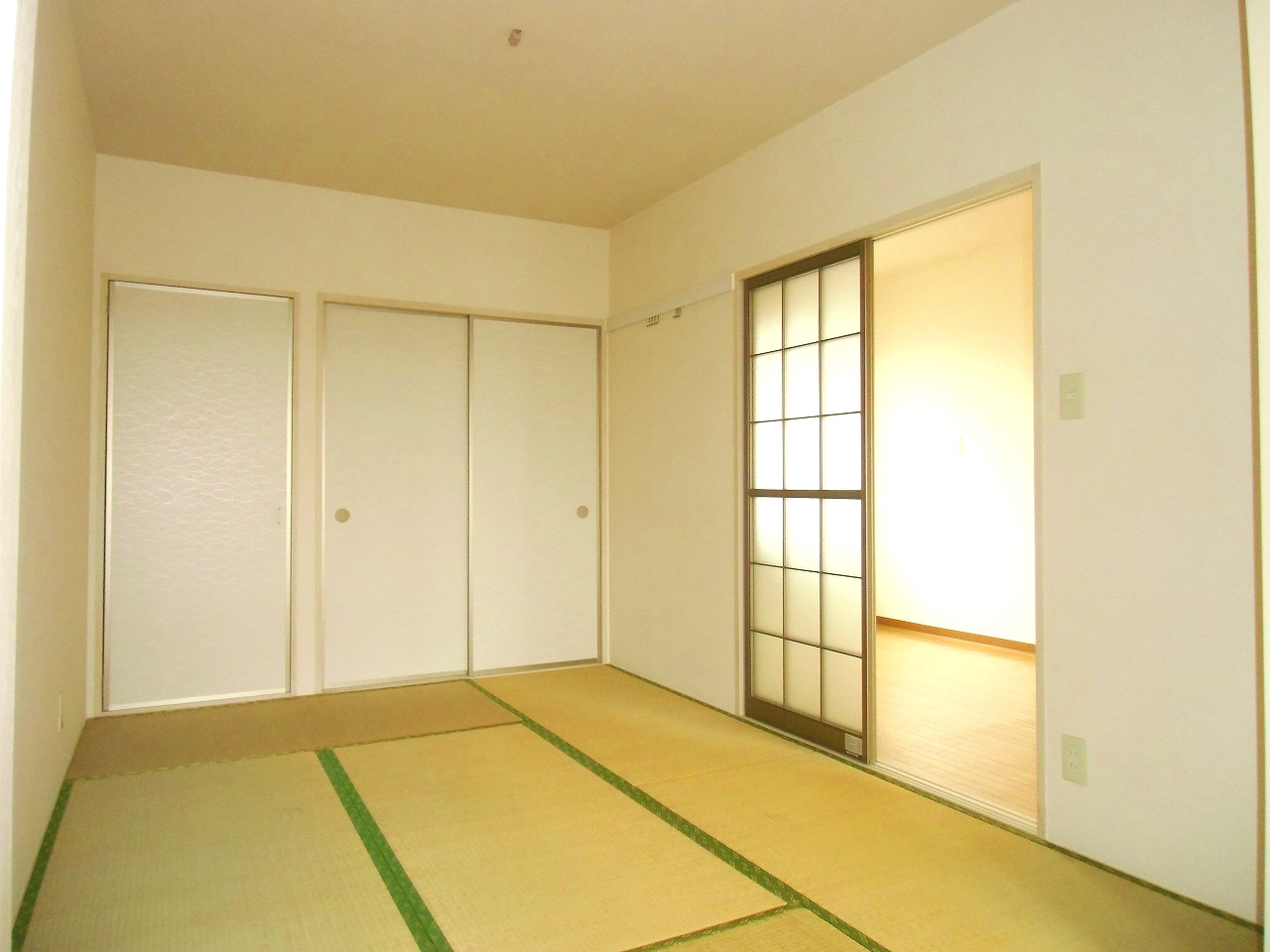 Other room space. I Japanese-style room is still calm