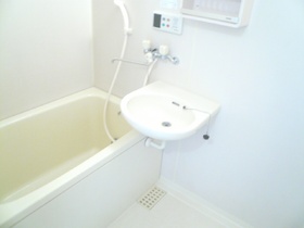 Bath. Bathroom, Reheating equipped