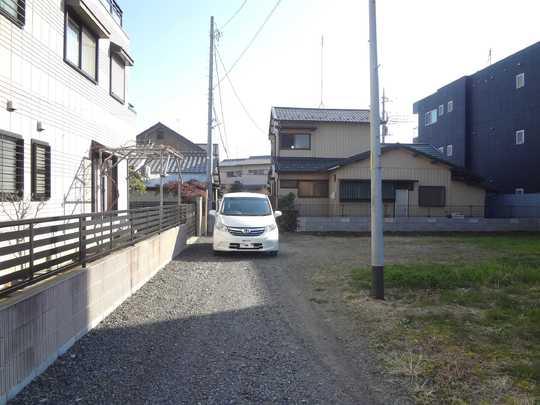 Local photos, including front road. Frontal road