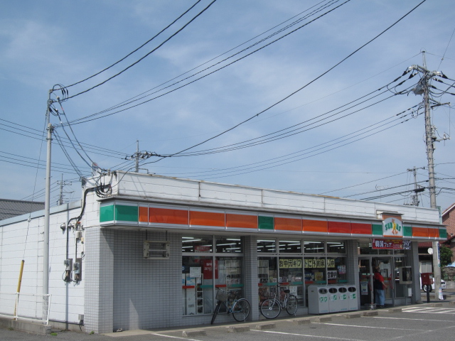 Convenience store. Thanks Okegawa store up (convenience store) 372m