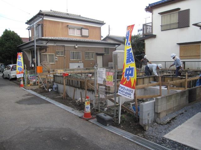 Local photos, including front road. Local (10 May 2013) Shooting