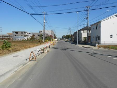 Local photos, including front road. Local (11 May 2013) Shooting