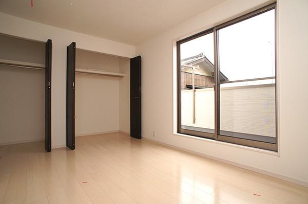 Non-living room. 1 Building