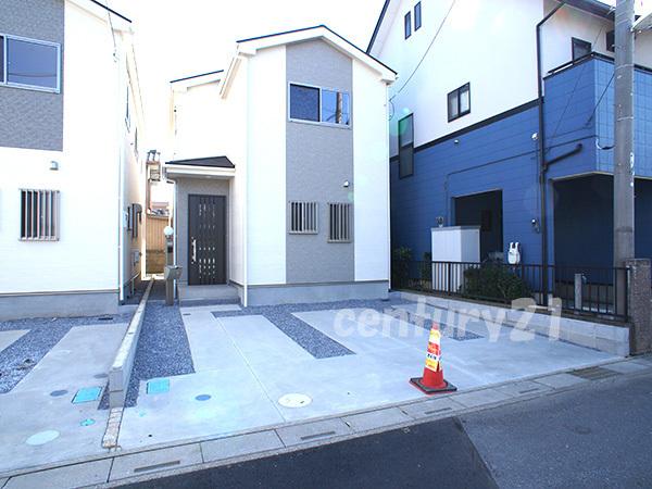 Local appearance photo. 1 Building