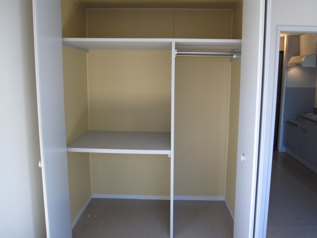 Receipt. Easy-to-use storage