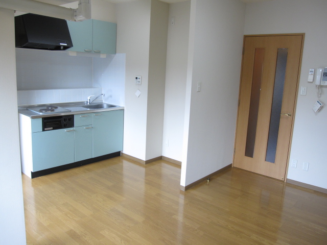 Living and room. Other image