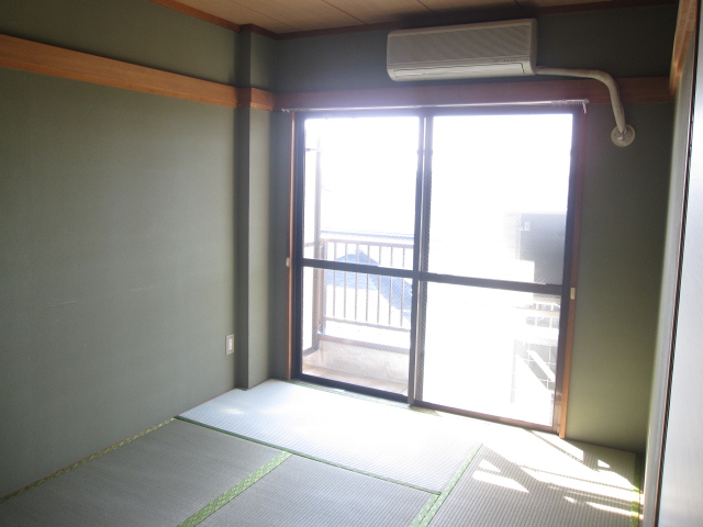 Other room space. Is a calm area Japanese-style room