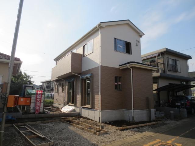 Local appearance photo. Local (11 May 2013) Shooting