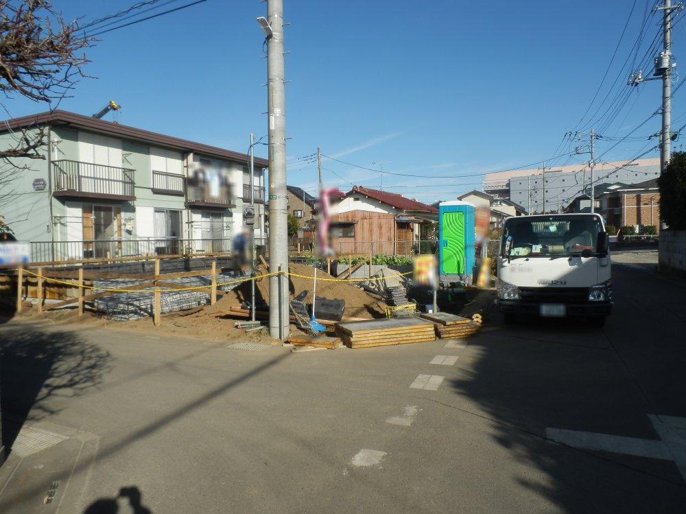 Local photos, including front road. Local (12 May 2013) Shooting