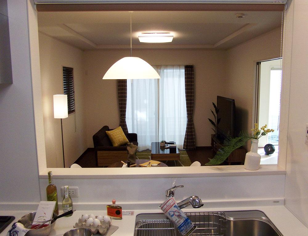 Kitchen. Built-in dishwasher dryer, Kitchen shower faucet construction with water purifier. It is safe and can work while watching the state of small children because it is face-to-face.  / 3 Building (2013 November shooting)