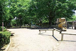 park. 1100m to the station west exit park