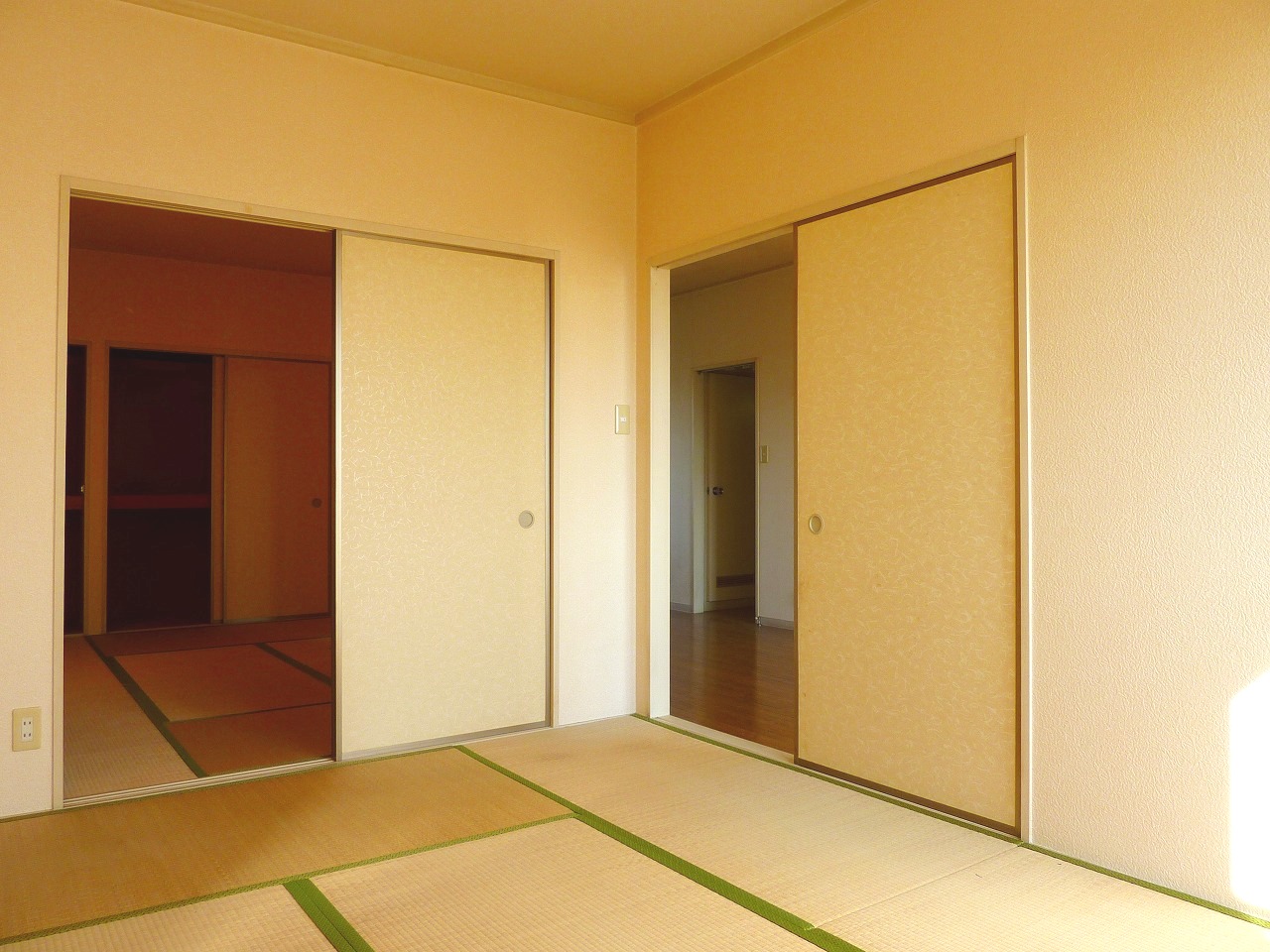 Other room space. I Japanese-style room is still calm